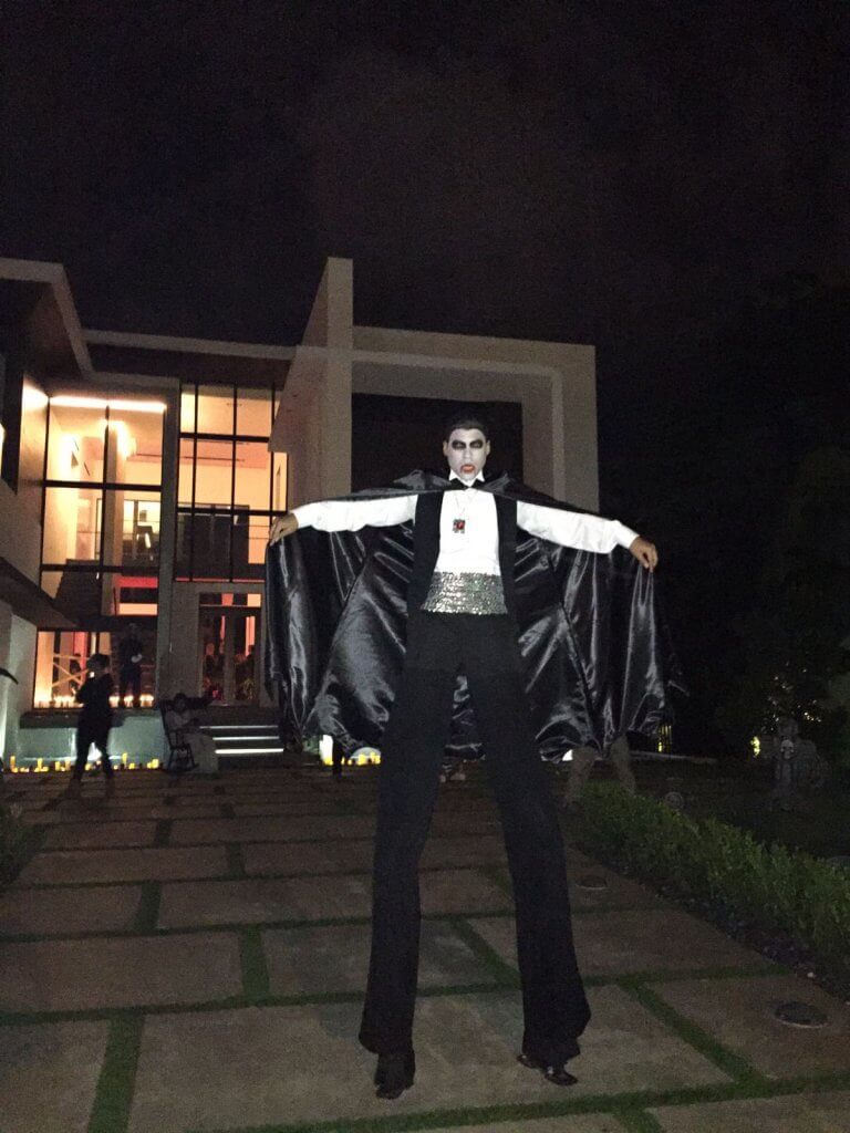 Stilt Walkers